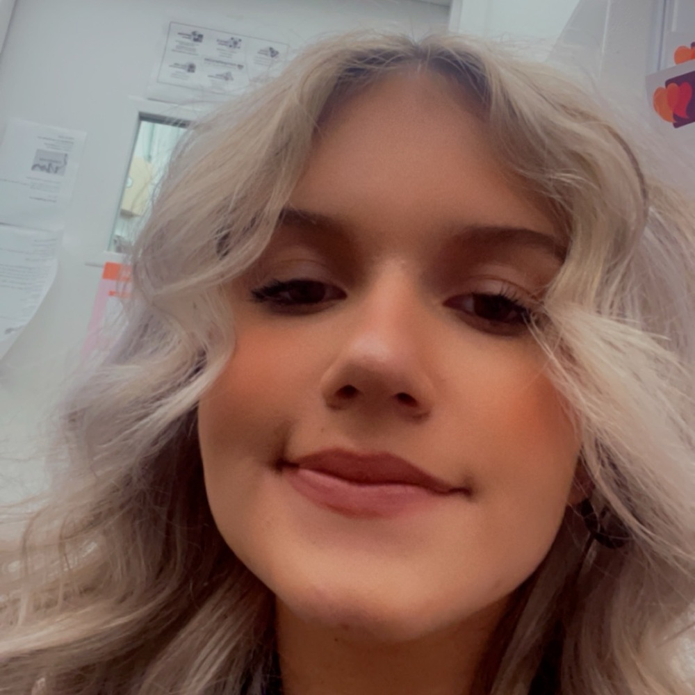 Meet your Posher, Olivia